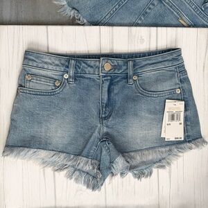 NWT Michael Kors Women’s Light Blue Wash Denim Frayed Hem Shorts Size 00